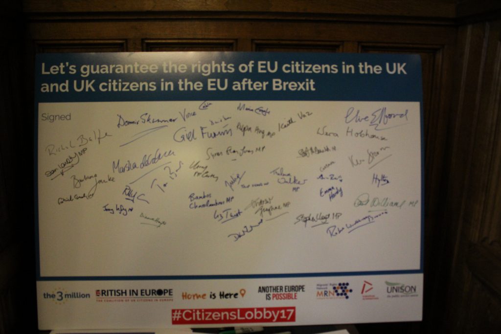 Le firme di parlamentari britannici per garantire i diritti dei cittadini UE nel Regno Unito e quelli dei cittadini britannici nella Unione Europea (foto: Angelo Boccato)